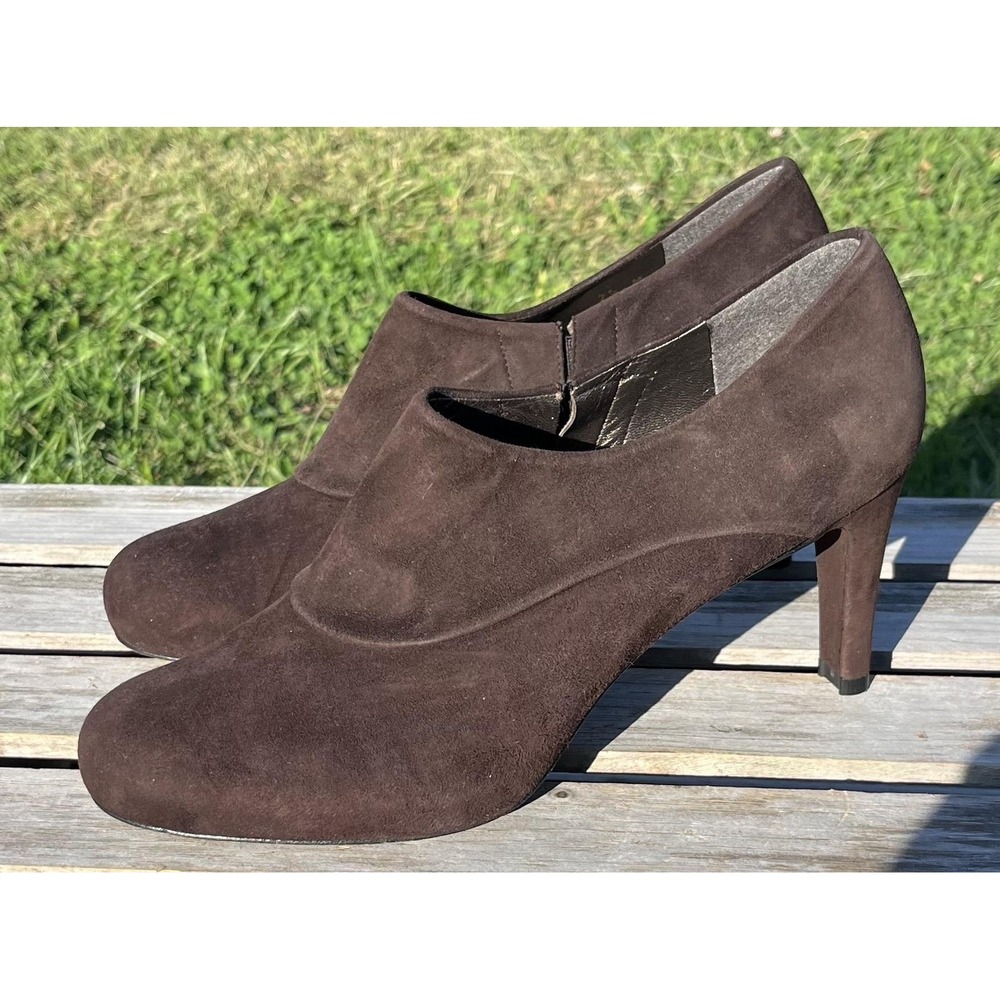 Stuart Weitzman Boots Womens Size 7.5 Brown‎ Suede Ankle Booties Heels Slip On